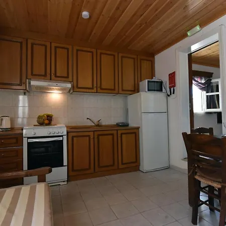 Holiday home Traditional On The Hillside Of Antiperni