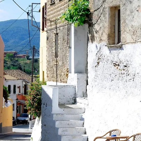 Holiday home Traditional On The Hillside Of Antiperni *